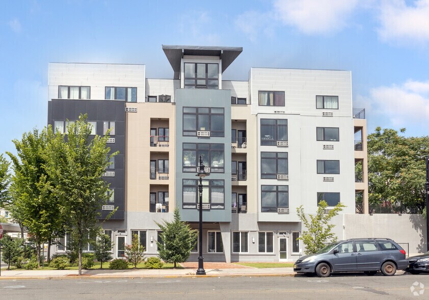 148-158 E 2nd St, Plainfield, NJ à vendre - Photo du bâtiment - Image 2 de 16