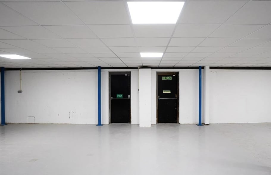 17-20 Arden Rd, Alcester for lease - Interior Photo - Image 3 of 7