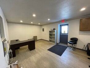 555 N Center St, Casper, WY for lease Interior Photo- Image 2 of 15