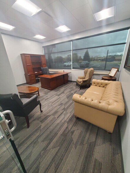 440 Renaissance Dr, Saint Joseph, MI à louer - Photo intérieure - Image 2 de 8