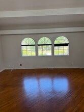 2991-2995 Woodside Rd, Woodside, CA à louer Photo intérieure- Image 1 de 6