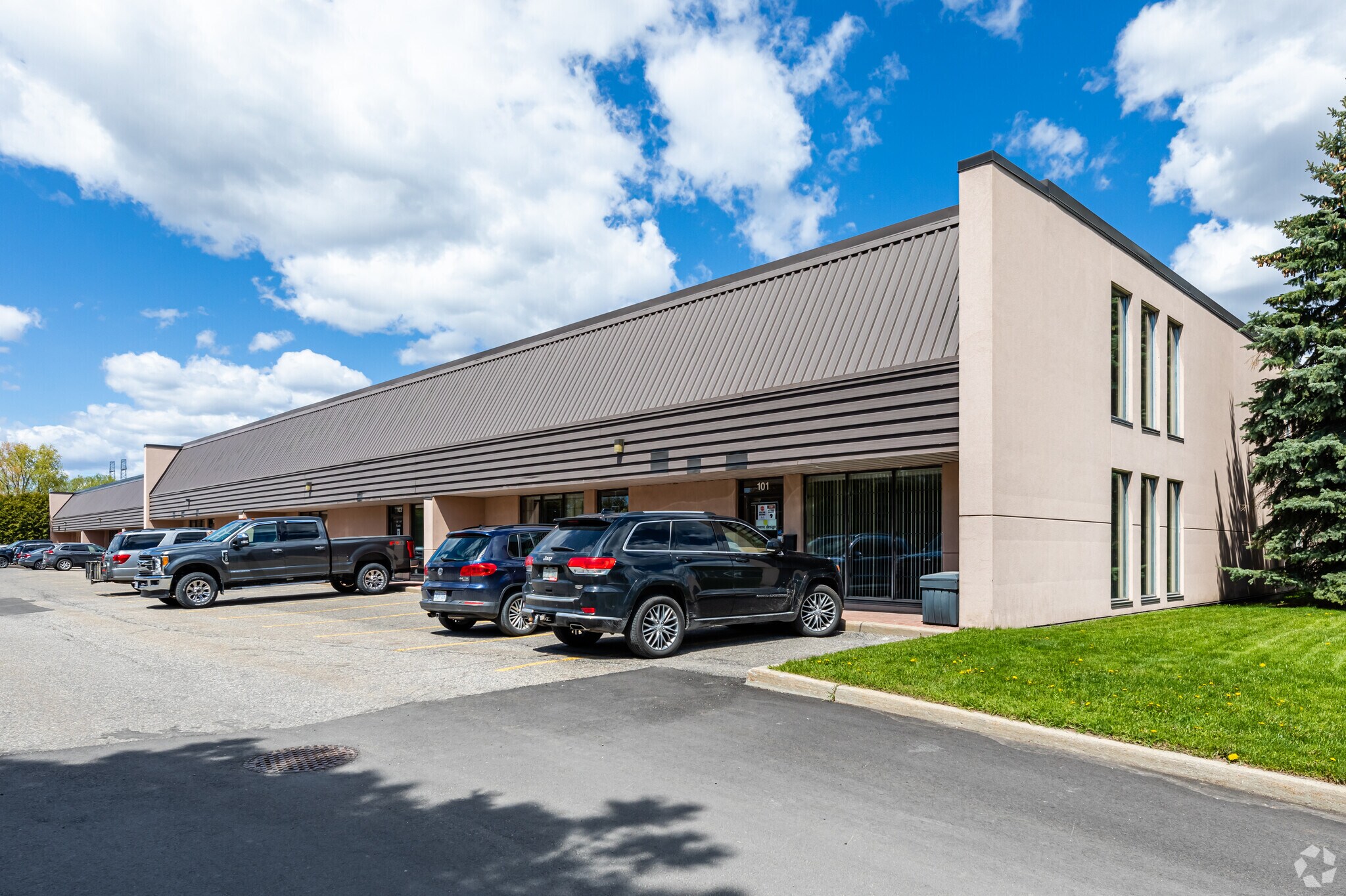 2465 Stevenage Dr, Ottawa, ON for sale Primary Photo- Image 1 of 1