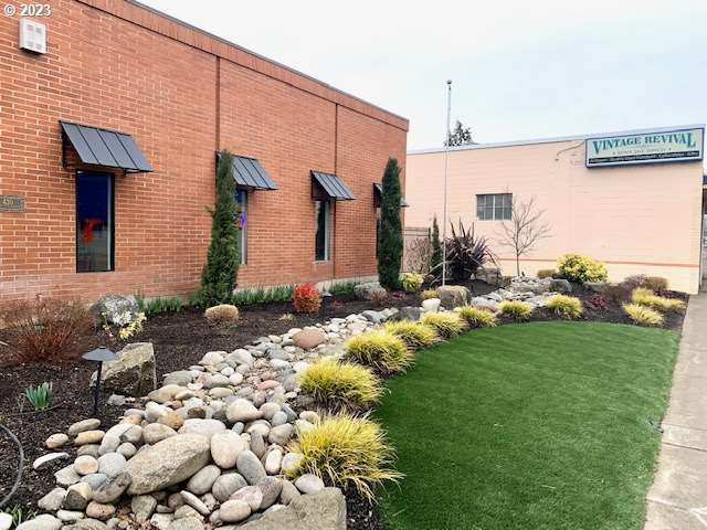 430 W 7th Ave, Junction City, OR for sale - Building Photo - Image 2 of 18