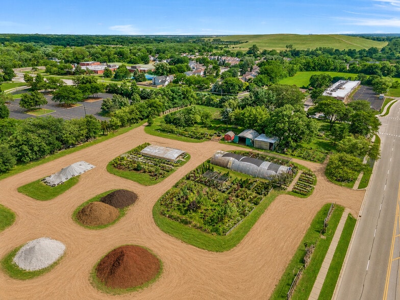 5591 County Farm Rd, Bartlett, IL for sale - Building Photo - Image 2 of 28