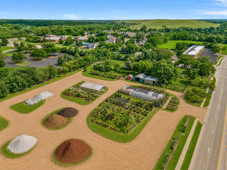 5591 County Farm Rd, Bartlett, IL à vendre - Photo du bâtiment - Image 2 de 28