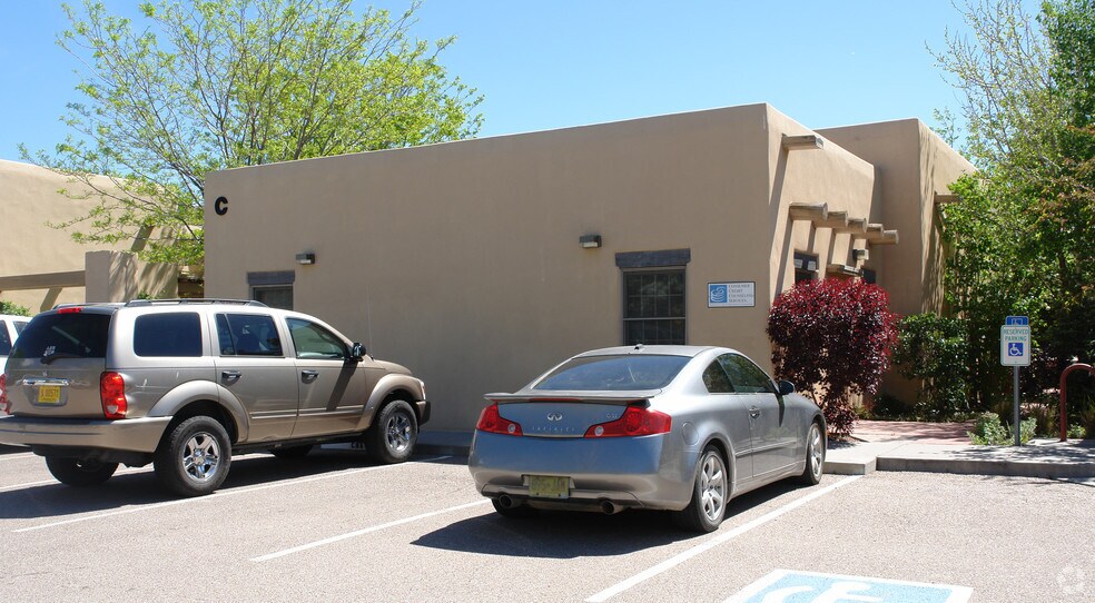 228 S St Francis Dr, Santa Fe, NM à vendre - Photo principale - Image 1 de 1