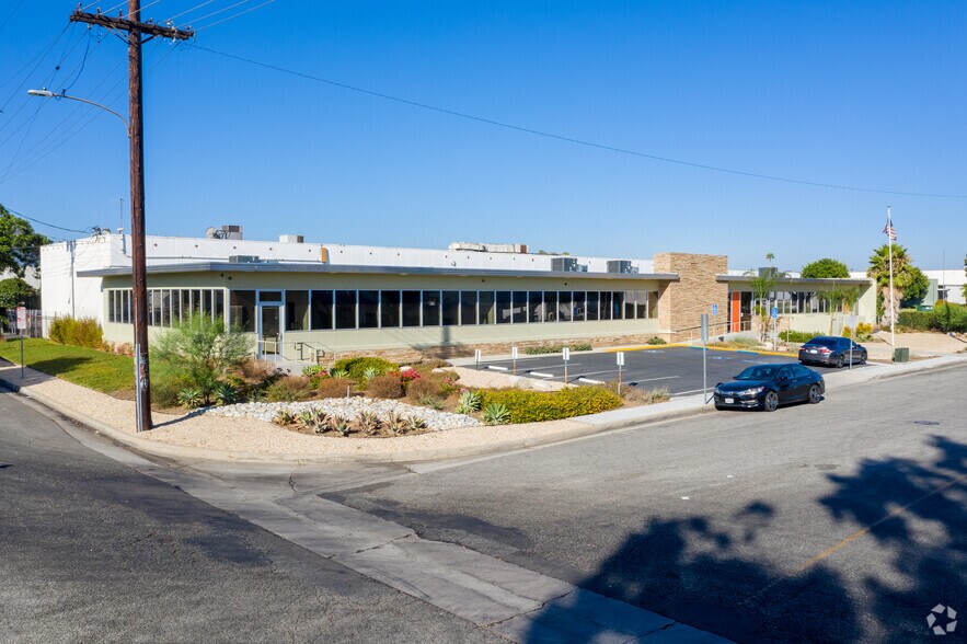 6403-6409 Gayhart St, Commerce, CA à louer - Photo du bâtiment - Image 2 de 12