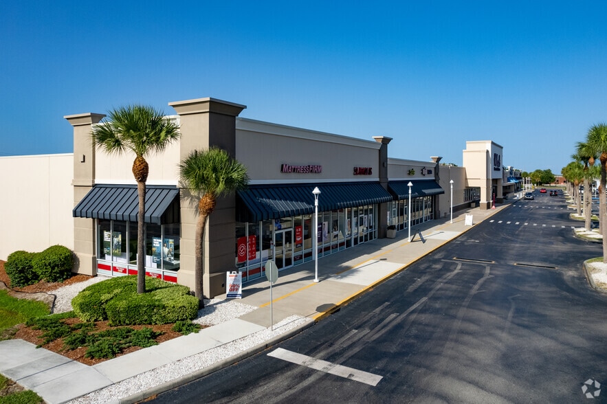 780 E Merritt Island Cswy, Merritt Island, FL for lease - Building Photo - Image 1 of 7