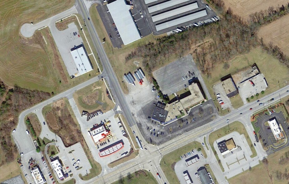 6110 York Road, New Oxford, PA à louer - Photo principale - Image 1 de 1