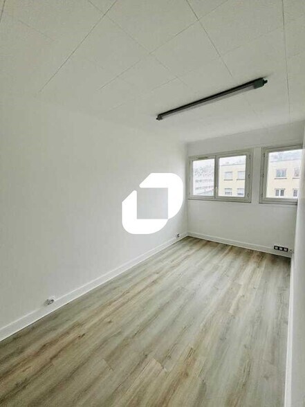 Bureau dans Nanterre à louer - Photo intérieure - Image 3 de 9