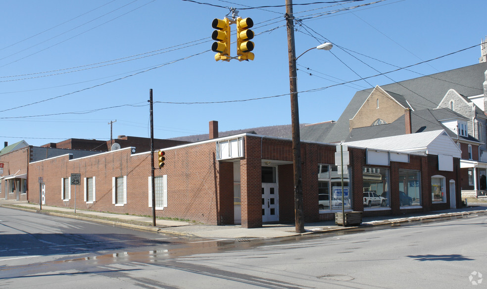 5 W Shirley St, Mount Union, PA for lease - Building Photo - Image 1 of 5