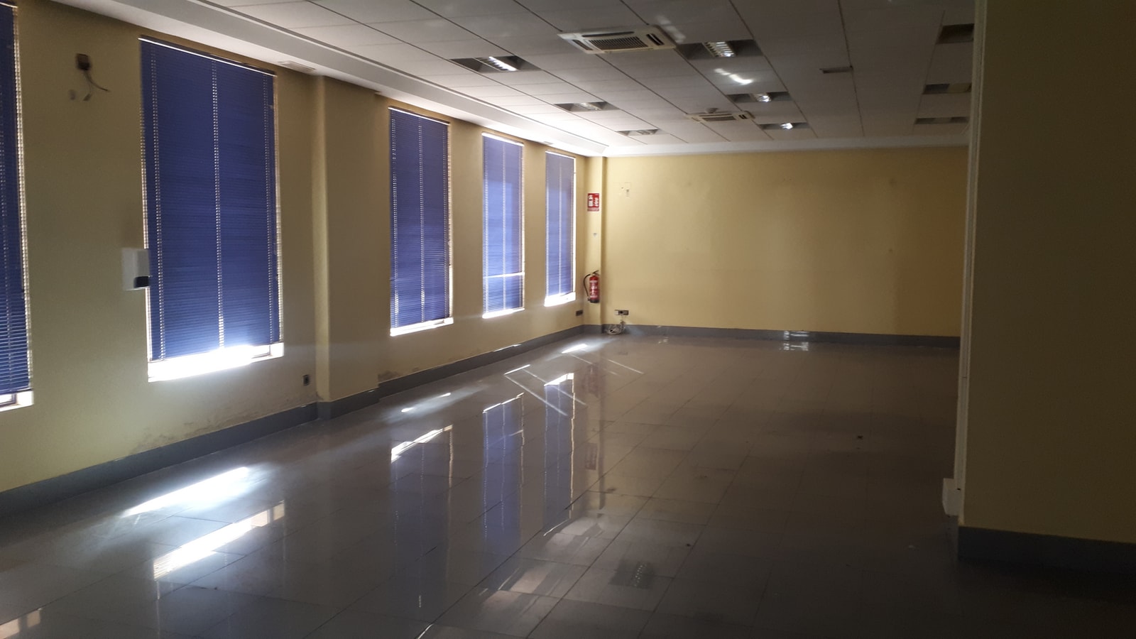 Valladolid, VLL 47014 - Unit - - - Interior Photo - Image 2 of 3