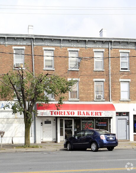 402 Broadway, Newburgh, NY à vendre - Photo principale - Image 1 de 3