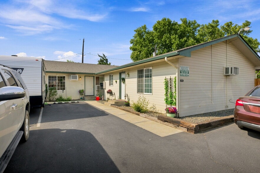 1403-1407 S 18th Ave, Yakima, WA for sale - Building Photo - Image 3 of 14