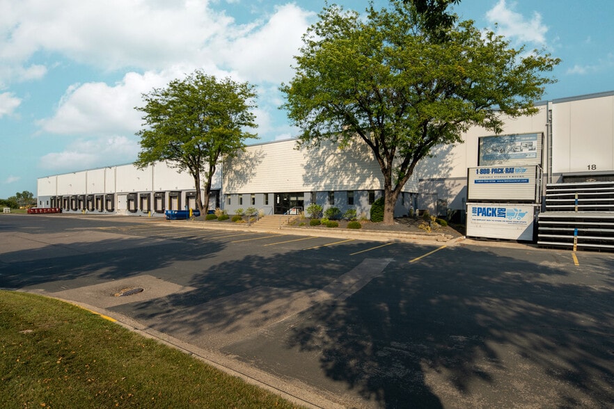 701 Ladybird Ln, Burnsville, MN for lease - Building Photo - Image 3 of 7