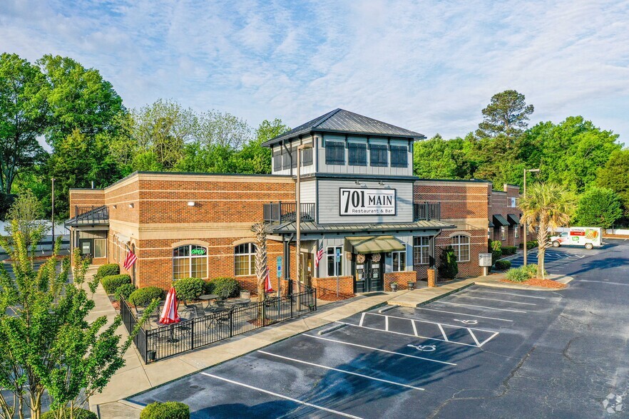 701 W South Main St, Waxhaw, NC for sale - Primary Photo - Image 1 of 1