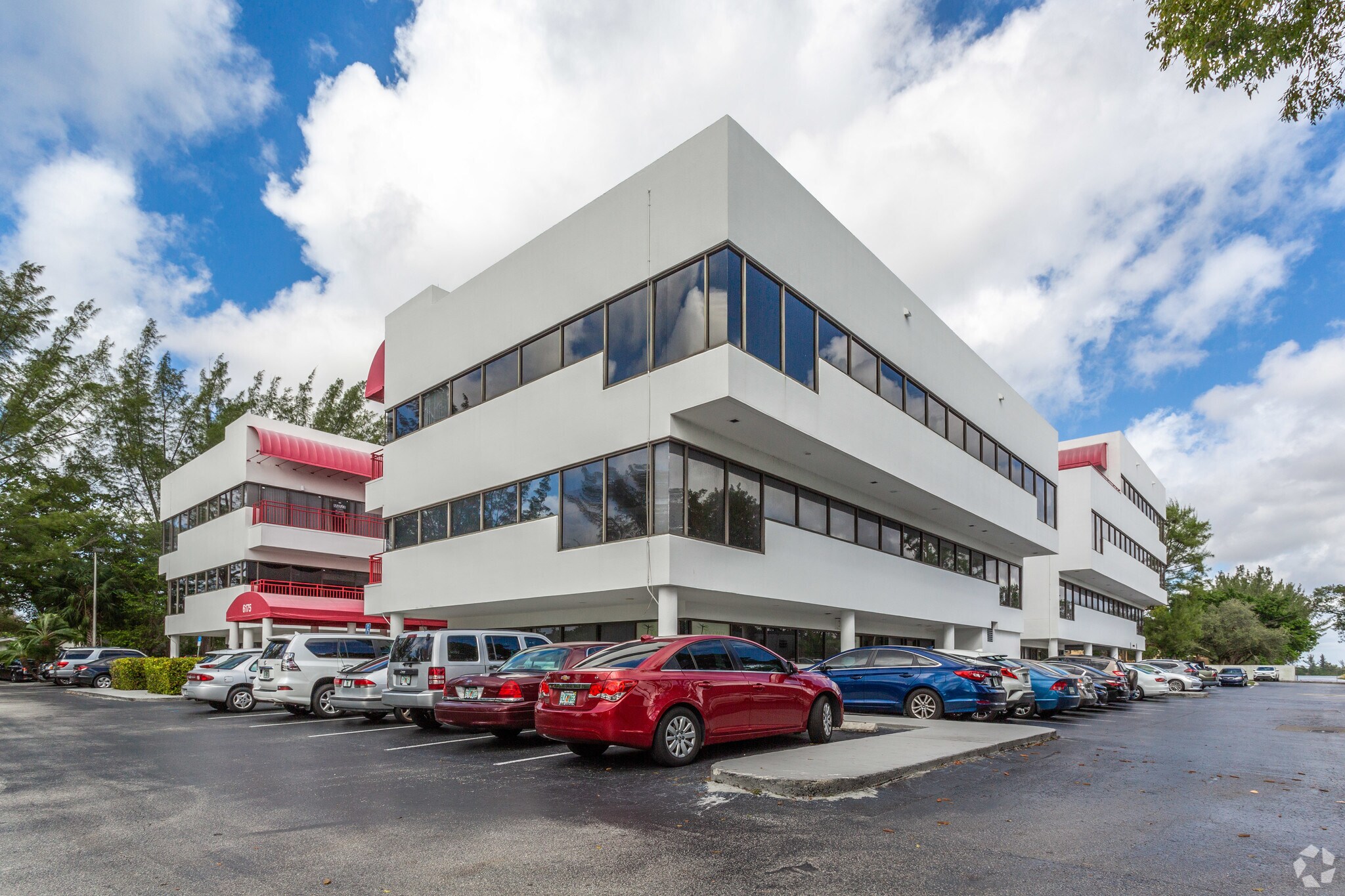 6175 NW 153rd St, Miami Lakes, FL à vendre Photo du bâtiment- Image 1 de 1