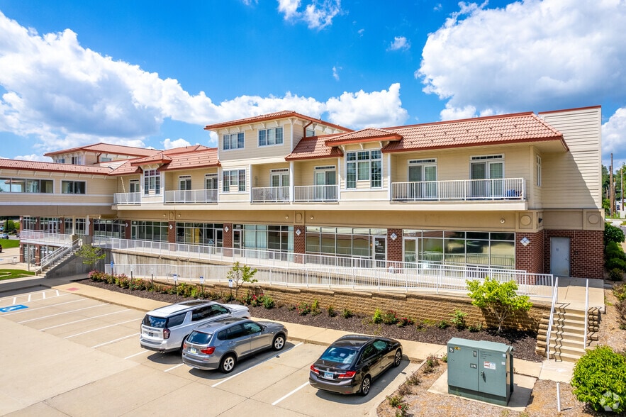 6500 University Ave, Windsor Heights, IA for lease - Building Photo - Image 2 of 19