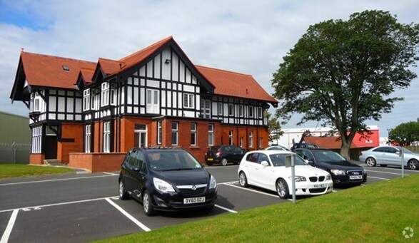 Mcnee Rd, Prestwick à louer - Photo principale - Image 1 de 1