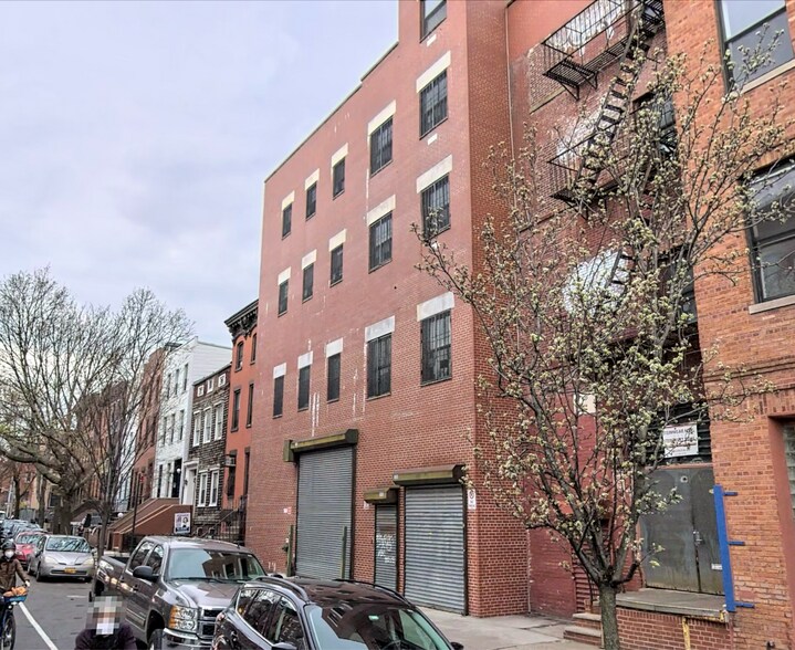 166 Carlton Ave, Brooklyn, NY à louer - Photo du bâtiment - Image 1 de 5