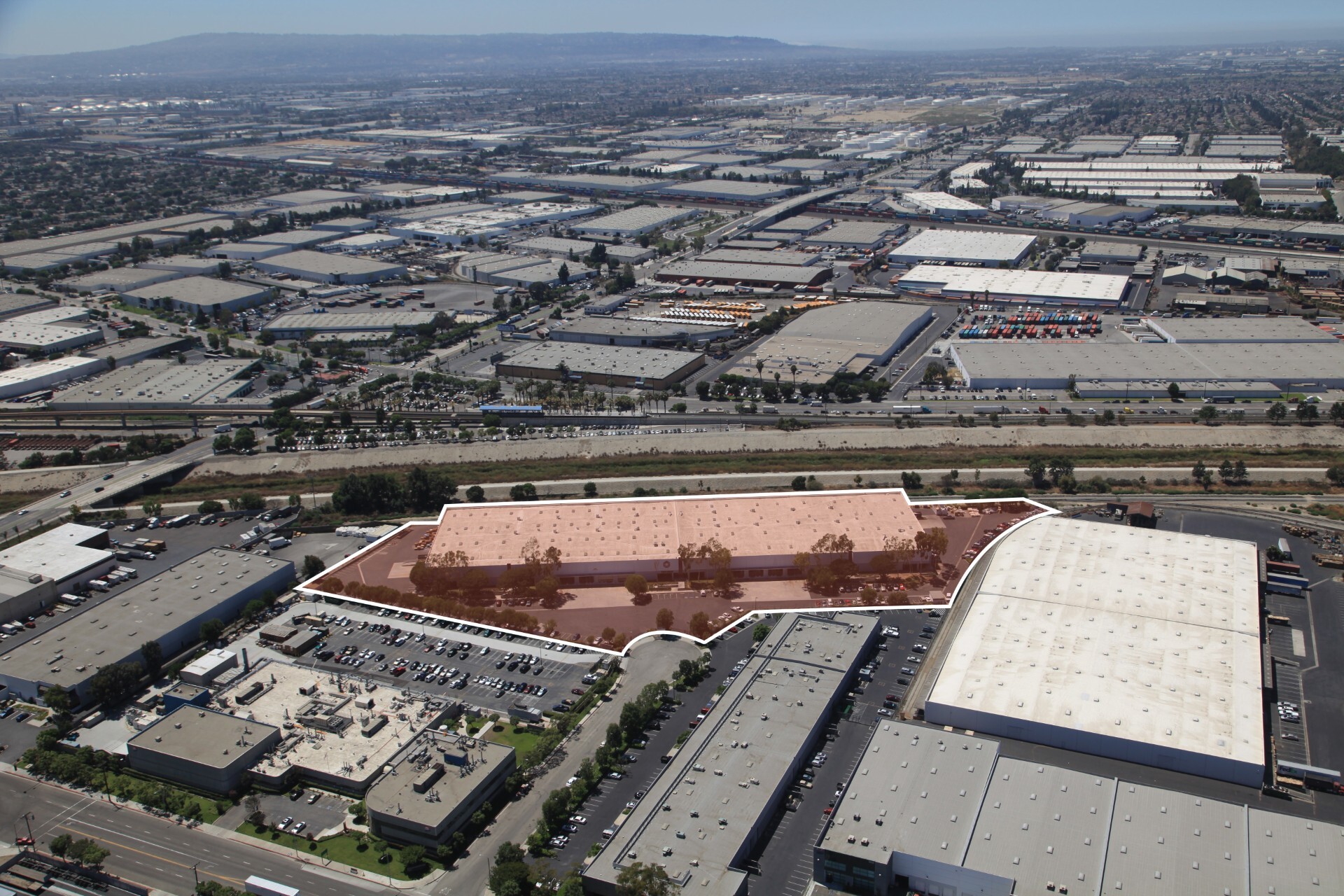 2910 E Pacific Commerce Dr, East Rancho Dominguez, CA for lease Primary Photo- Image 1 of 7