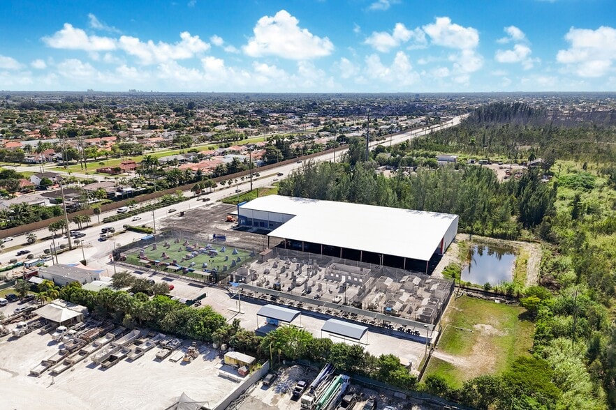 220 NW 137th Ave, Miami, FL à vendre - Aérien - Image 2 de 8