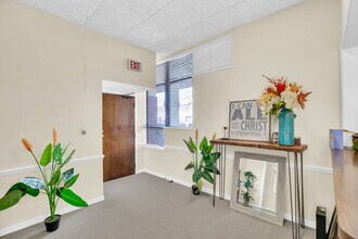 2058 14th Ave, Vero Beach, FL for lease Building Photo- Image 2 of 17