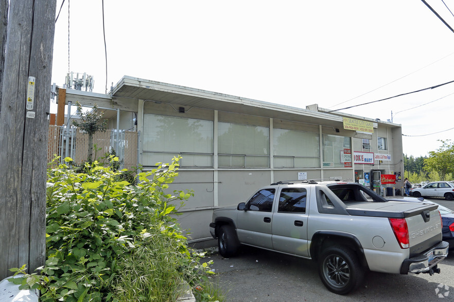 11728 Aurora Ave N, Seattle, WA for lease - Building Photo - Image 3 of 4