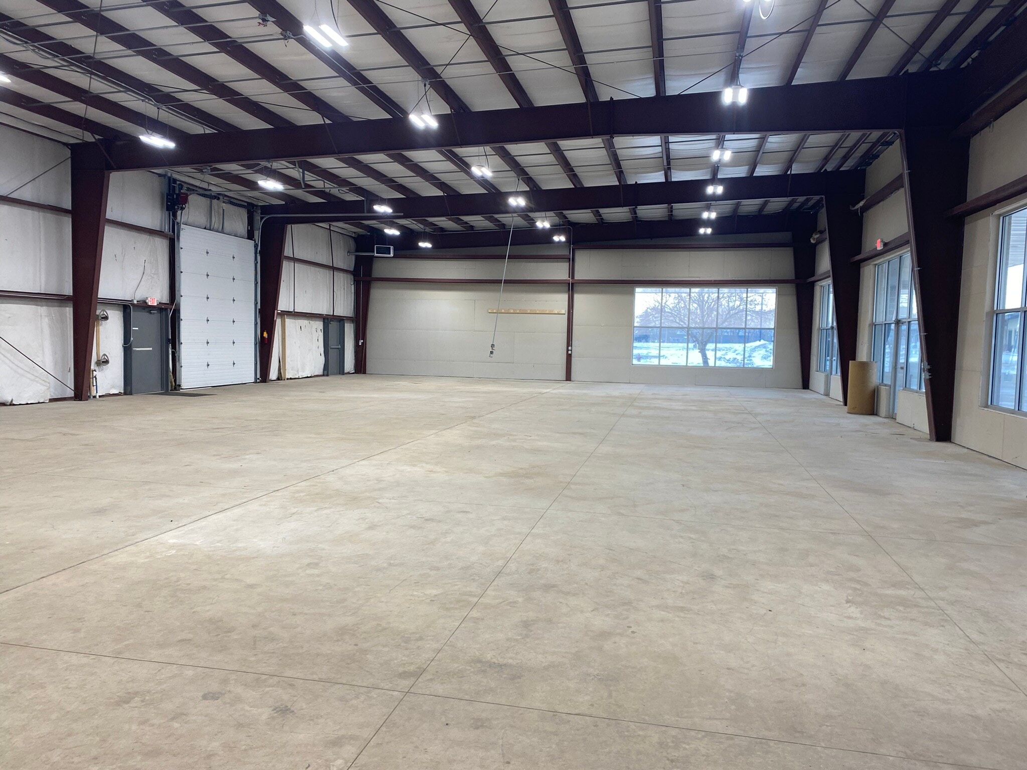 3377 Packerland Dr, De Pere, WI for lease Interior Photo- Image 1 of 15