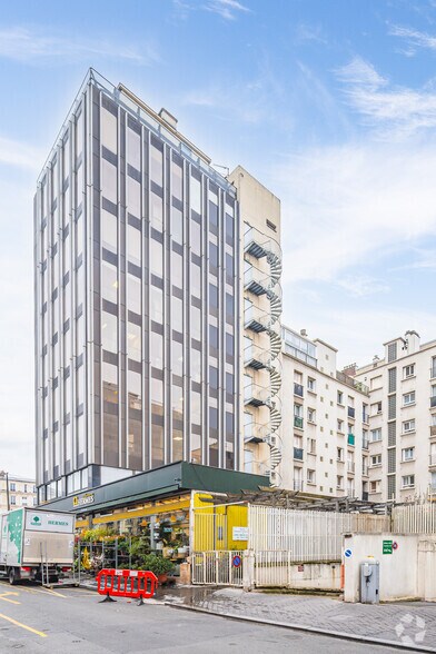 182 Avenue Charles De Gaulle, Neuilly-sur-Seine à louer - Photo du bâtiment - Image 2 de 5