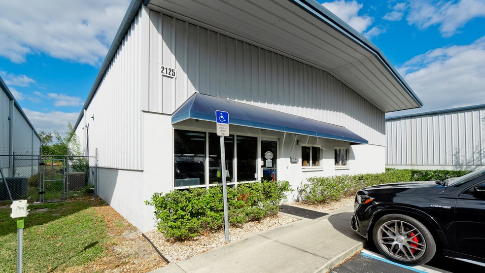 2125 47th St, Sarasota, FL for sale - Primary Photo - Image 1 of 2