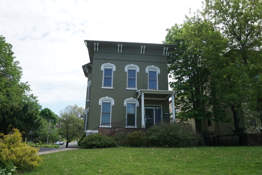 1124 E Genesee St, Syracuse, NY for sale - Building Photo - Image 1 of 1