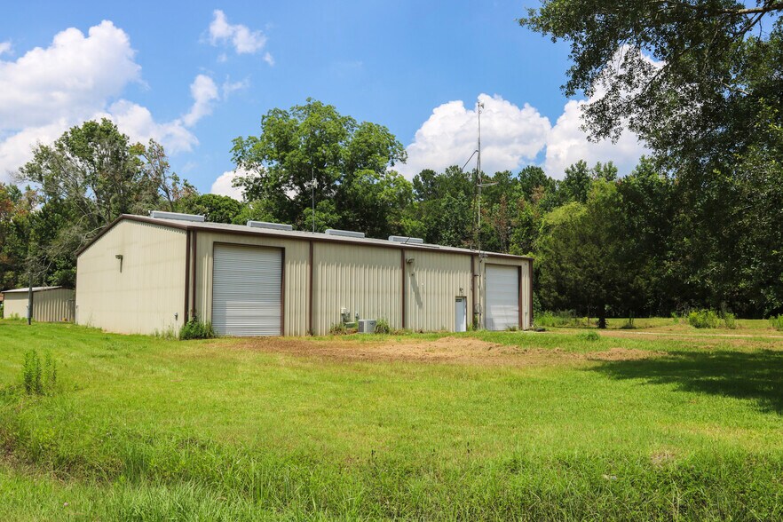 36 Private Road 6245, Dayton, TX à louer - Photo du bâtiment - Image 3 de 13