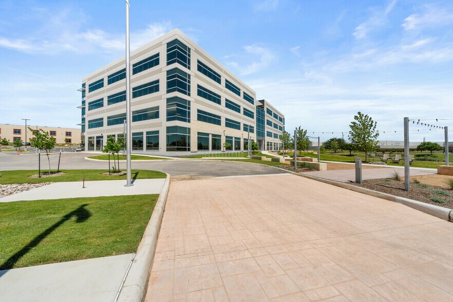 Waters Edge, San Antonio, TX à louer - Photo du bâtiment - Image 2 de 16