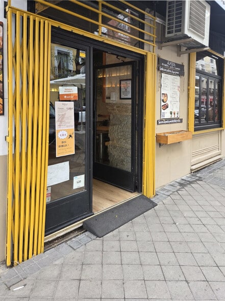 Retail in Madrid, Madrid for lease - Primary Photo - Image 1 of 12