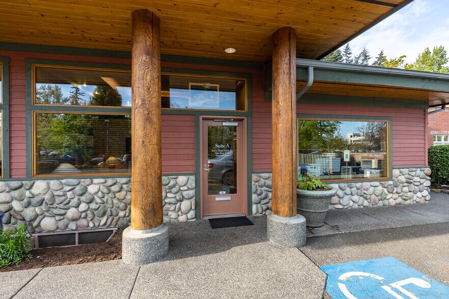 3136 Squalicum Pky, Bellingham, WA à vendre - Photo du bâtiment - Image 2 de 40