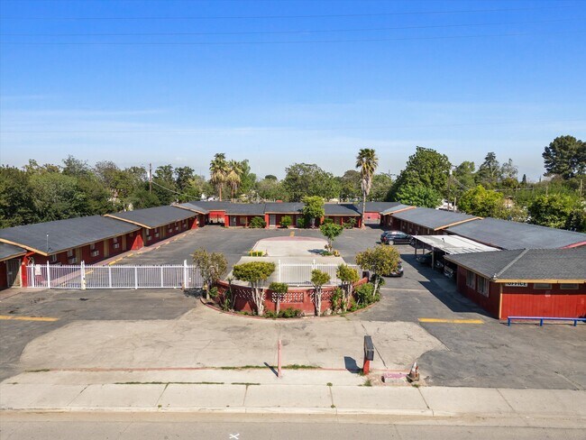 More details for 900 S Union Ave, Bakersfield, CA - Hospitality for Sale