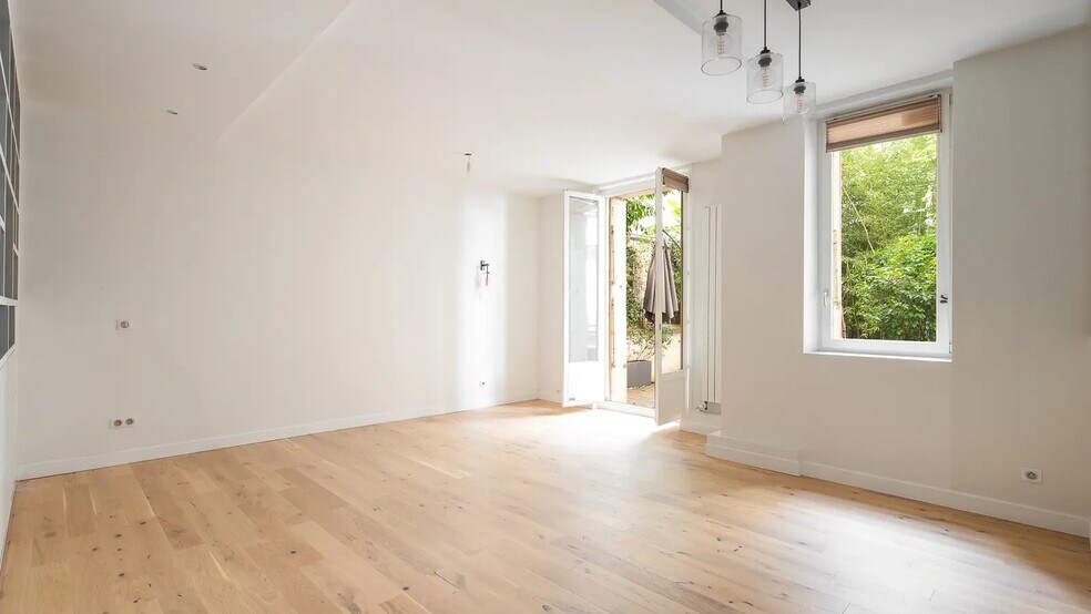 Office in Paris for sale - Building Photo - Image 3 of 24