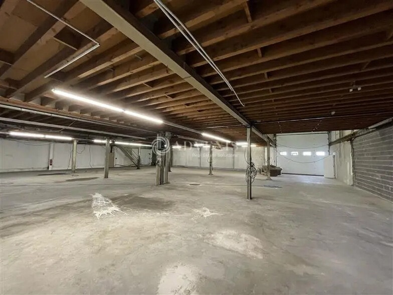 Flex in Seclin for lease - Building Photo - Image 3 of 8