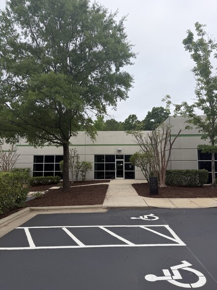 3500 Gateway Centre Blvd, Morrisville, NC for lease - Building Photo - Image 3 of 18