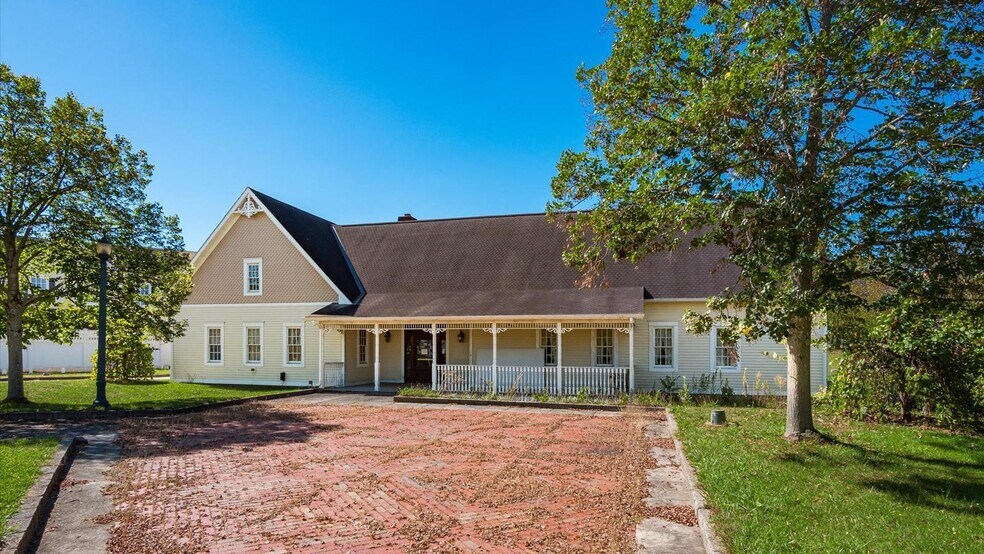 5825 Raiders Rd, Frazeysburg, OH for sale - Primary Photo - Image 1 of 1