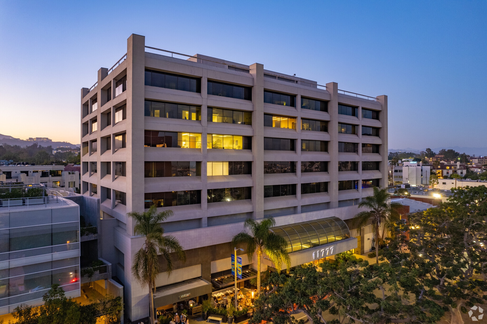 11777 San Vicente Blvd, Los Angeles, CA for lease Building Photo- Image 1 of 25