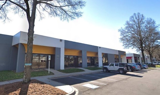Plus de détails pour 4201 Stuart Andrew Blvd, Charlotte, NC - Local d'activités à louer