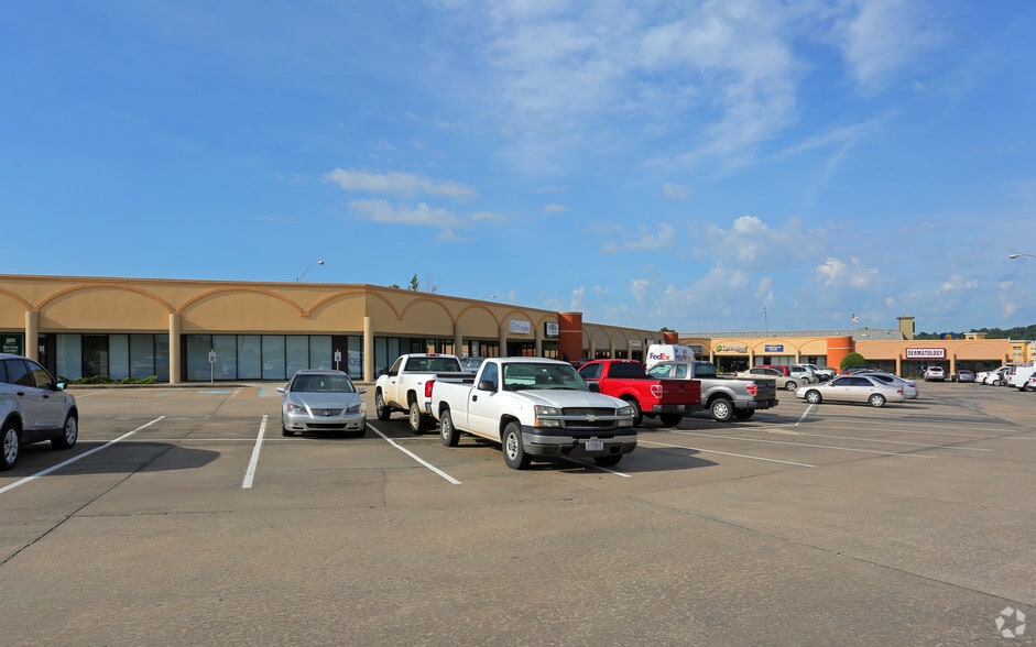 2901-3111 Azalea Park Dr, Muskogee, OK for lease - Building Photo - Image 2 of 4