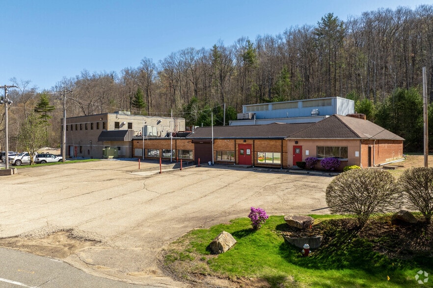 24 E Brookfield Rd, North Brookfield, MA for sale - Building Photo - Image 1 of 12