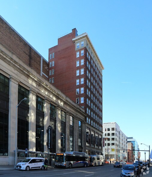 5 E Long St, Columbus, OH à louer - Photo du bâtiment - Image 2 de 3