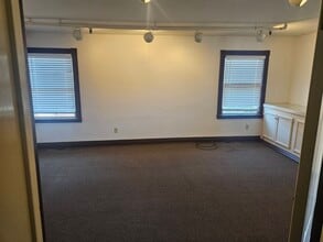 659 Cherry St, Santa Rosa, CA à louer Photo intérieure- Image 2 de 5