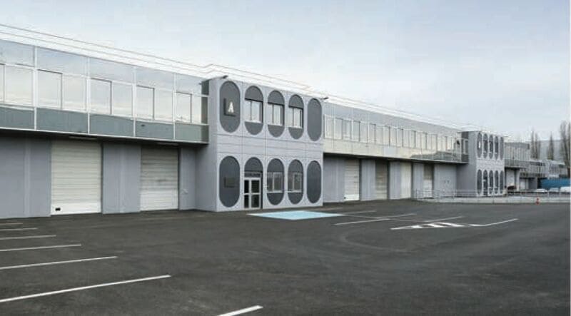 Flex in Saint-Denis for lease - Building Photo - Image 1 of 3