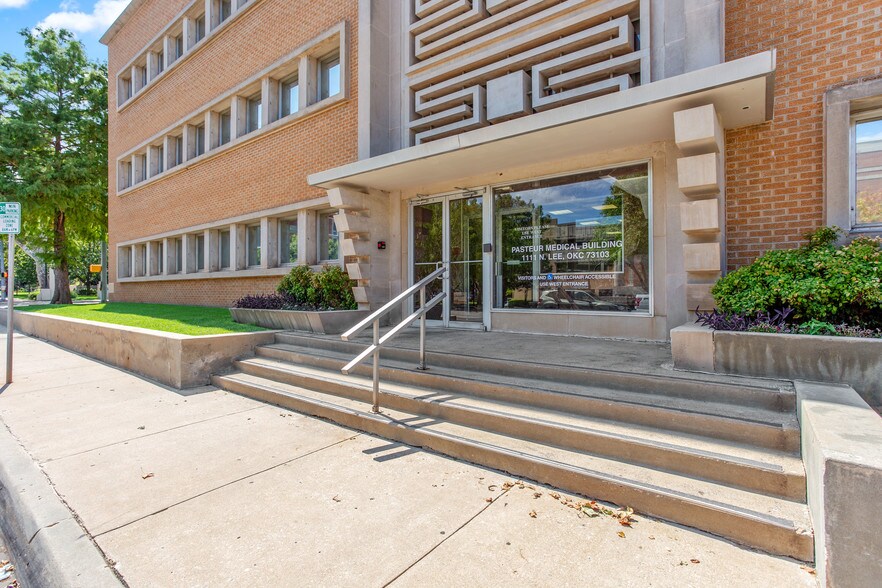 1111 N Lee Ave, Oklahoma City, OK à louer - Photo du bâtiment - Image 3 de 14