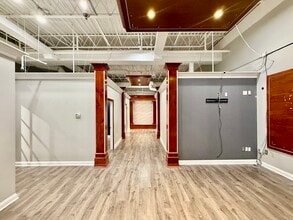 690 Miami Cir NE, Atlanta, GA à louer Photo intérieure- Image 1 de 13